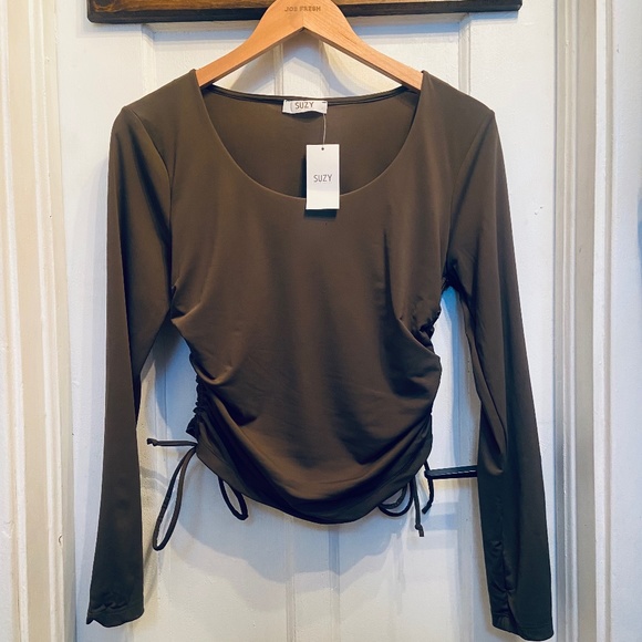 Long Sleeve Green Ruched Top - Picture 1 of 2